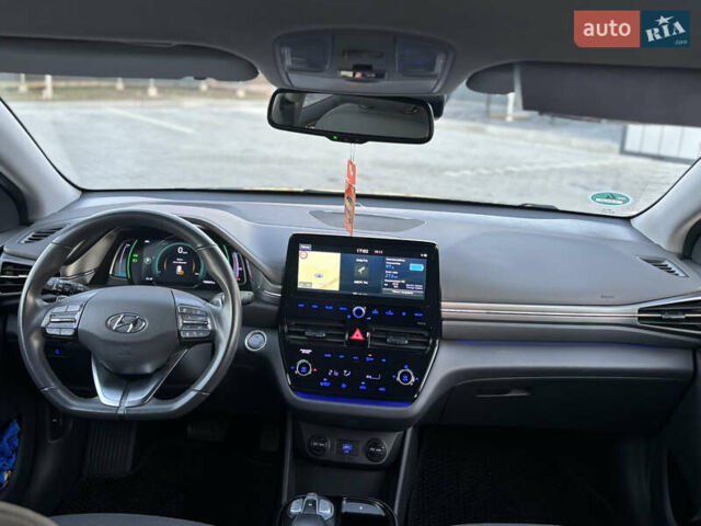 Черный Хендай Ioniq, объемом двигателя 0 л и пробегом 158 тыс. км за 15450 $, фото 38 на Automoto.ua