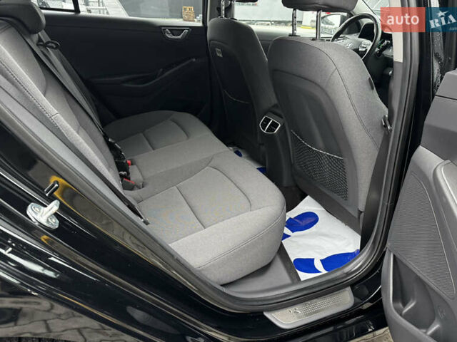 Черный Хендай Ioniq, объемом двигателя 0 л и пробегом 47 тыс. км за 16100 $, фото 36 на Automoto.ua