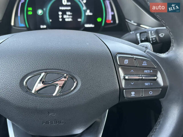 Черный Хендай Ioniq, объемом двигателя 0 л и пробегом 158 тыс. км за 15450 $, фото 44 на Automoto.ua