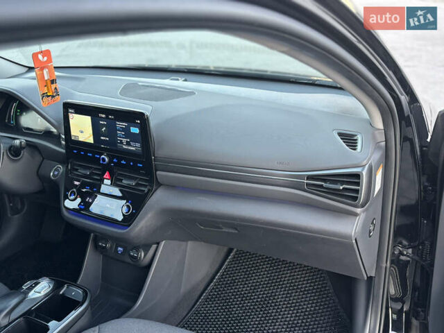 Черный Хендай Ioniq, объемом двигателя 0 л и пробегом 158 тыс. км за 15450 $, фото 37 на Automoto.ua