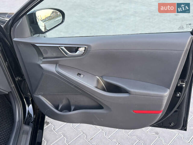 Черный Хендай Ioniq, объемом двигателя 0 л и пробегом 158 тыс. км за 15450 $, фото 35 на Automoto.ua