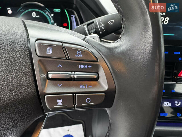 Черный Хендай Ioniq, объемом двигателя 0 л и пробегом 47 тыс. км за 16100 $, фото 27 на Automoto.ua