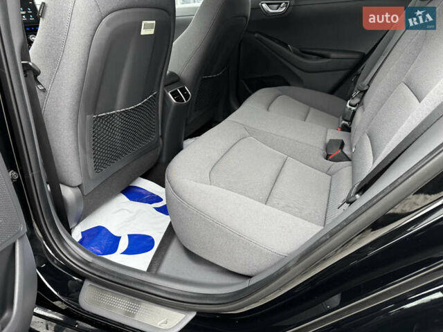 Черный Хендай Ioniq, объемом двигателя 0 л и пробегом 47 тыс. км за 16100 $, фото 34 на Automoto.ua