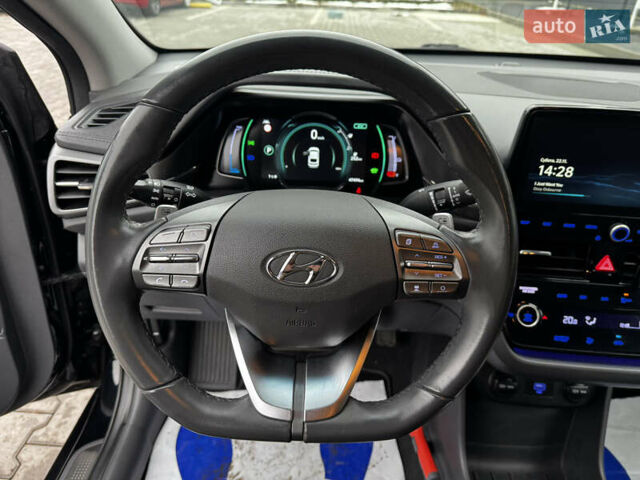 Черный Хендай Ioniq, объемом двигателя 0 л и пробегом 47 тыс. км за 16100 $, фото 26 на Automoto.ua