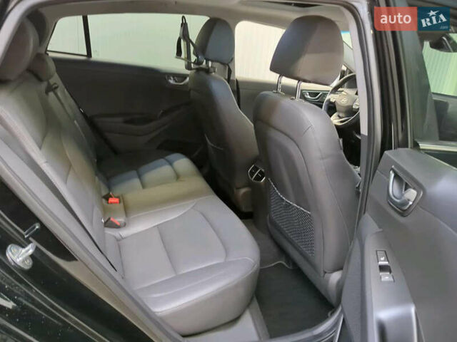 Черный Хендай Ioniq, объемом двигателя 0 л и пробегом 119 тыс. км за 16500 $, фото 5 на Automoto.ua