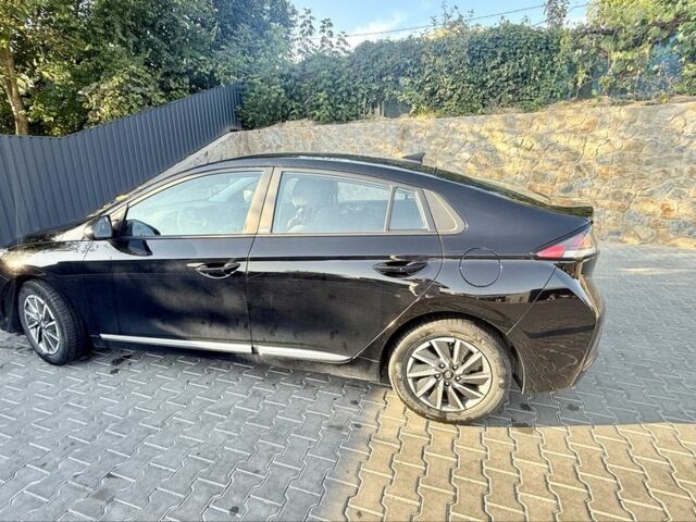 Черный Хендай Ioniq, объемом двигателя 0 л и пробегом 41 тыс. км за 16496 $, фото 17 на Automoto.ua