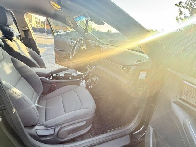 Черный Хендай Ioniq, объемом двигателя 0 л и пробегом 41 тыс. км за 16496 $, фото 5 на Automoto.ua