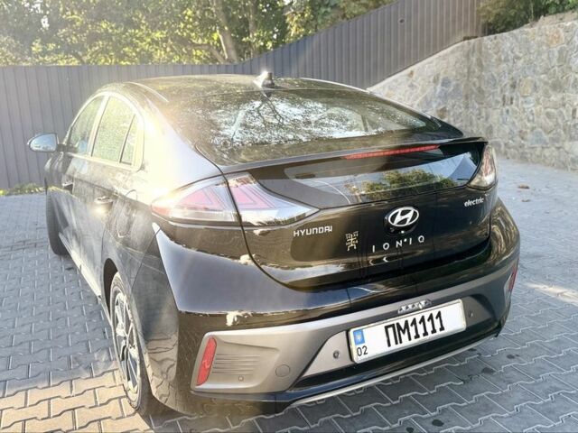 Черный Хендай Ioniq, объемом двигателя 0 л и пробегом 41 тыс. км за 16496 $, фото 9 на Automoto.ua
