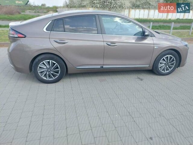 Коричневый Хендай Ioniq, объемом двигателя 0 л и пробегом 136 тыс. км за 15700 $, фото 5 на Automoto.ua