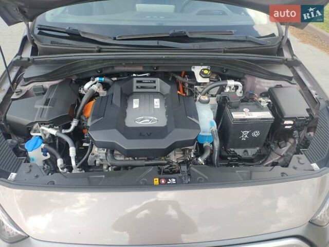 Коричневый Хендай Ioniq, объемом двигателя 0 л и пробегом 136 тыс. км за 15700 $, фото 41 на Automoto.ua