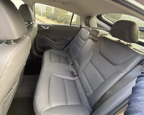 Коричневий Хендай Ioniq, об'ємом двигуна 0 л та пробігом 76 тис. км за 15500 $, фото 23 на Automoto.ua
