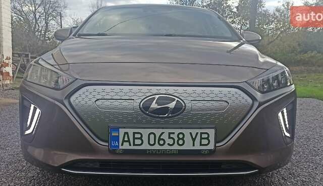Коричневый Хендай Ioniq, объемом двигателя 0 л и пробегом 87 тыс. км за 15000 $, фото 15 на Automoto.ua