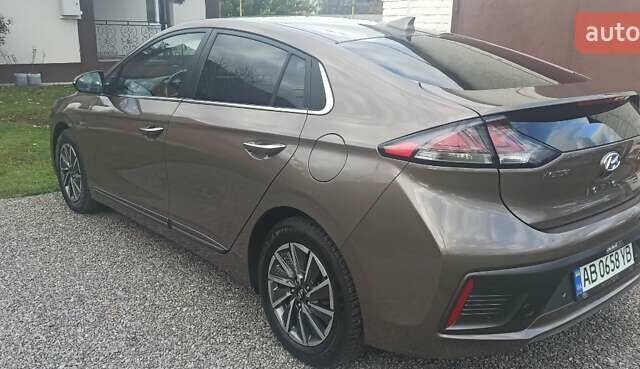 Коричневый Хендай Ioniq, объемом двигателя 0 л и пробегом 87 тыс. км за 15000 $, фото 5 на Automoto.ua
