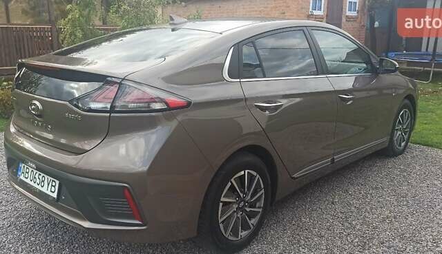 Коричневый Хендай Ioniq, объемом двигателя 0 л и пробегом 87 тыс. км за 15000 $, фото 11 на Automoto.ua