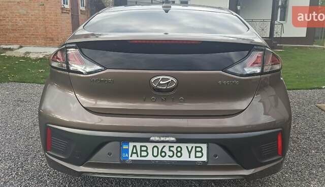Коричневый Хендай Ioniq, объемом двигателя 0 л и пробегом 87 тыс. км за 15000 $, фото 6 на Automoto.ua