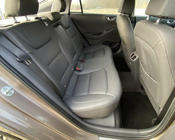 Коричневий Хендай Ioniq, об'ємом двигуна 0 л та пробігом 76 тис. км за 15500 $, фото 29 на Automoto.ua