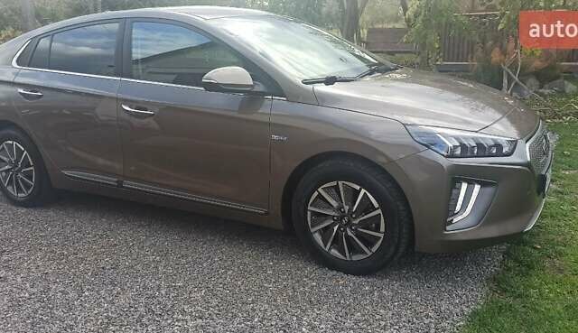 Коричневый Хендай Ioniq, объемом двигателя 0 л и пробегом 87 тыс. км за 15000 $, фото 7 на Automoto.ua