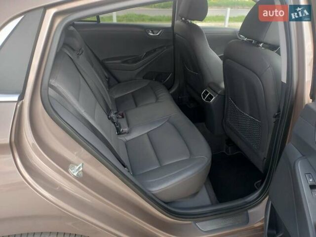 Коричневый Хендай Ioniq, объемом двигателя 0 л и пробегом 136 тыс. км за 15700 $, фото 17 на Automoto.ua