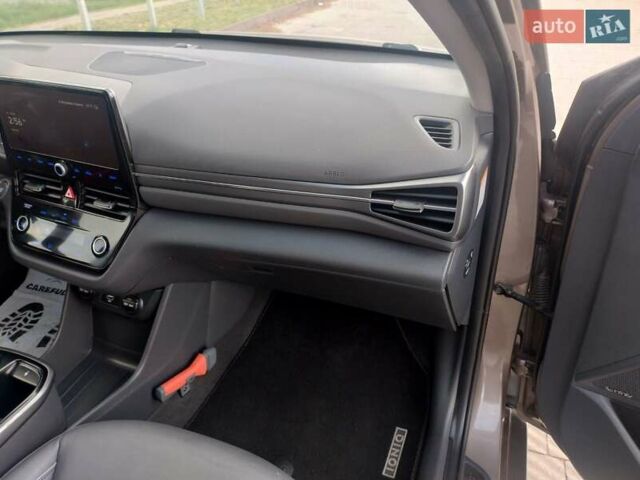 Коричневый Хендай Ioniq, объемом двигателя 0 л и пробегом 136 тыс. км за 15700 $, фото 25 на Automoto.ua