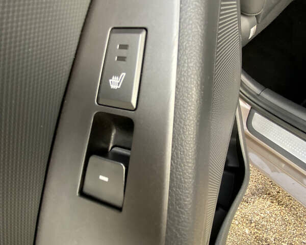 Коричневий Хендай Ioniq, об'ємом двигуна 0 л та пробігом 76 тис. км за 15500 $, фото 25 на Automoto.ua