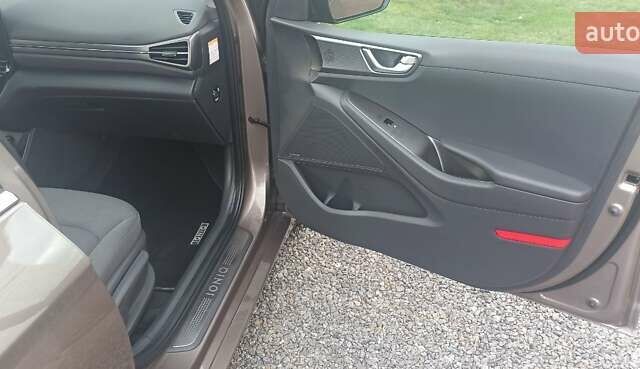 Коричневый Хендай Ioniq, объемом двигателя 0 л и пробегом 87 тыс. км за 15000 $, фото 28 на Automoto.ua