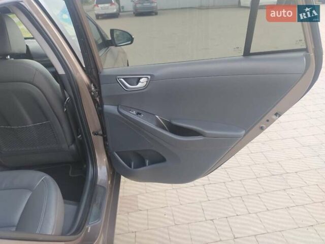 Коричневый Хендай Ioniq, объемом двигателя 0 л и пробегом 136 тыс. км за 15700 $, фото 13 на Automoto.ua