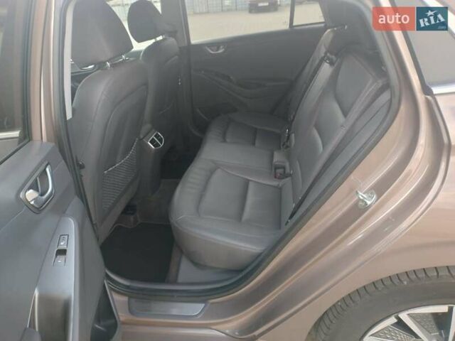 Коричневый Хендай Ioniq, объемом двигателя 0 л и пробегом 136 тыс. км за 15700 $, фото 18 на Automoto.ua
