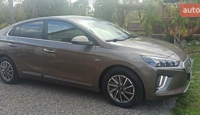 Коричневый Хендай Ioniq, объемом двигателя 0 л и пробегом 87 тыс. км за 15000 $, фото 10 на Automoto.ua