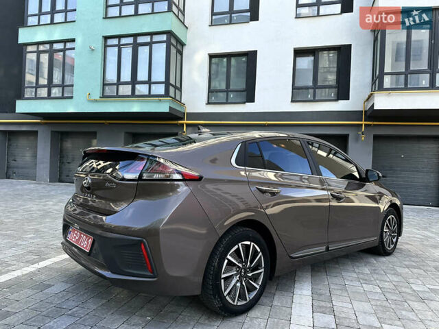 Коричневый Хендай Ioniq, объемом двигателя 0 л и пробегом 90 тыс. км за 14800 $, фото 54 на Automoto.ua