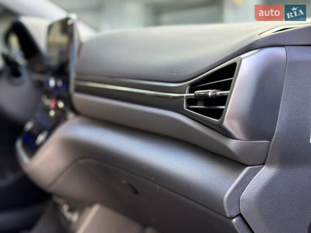 Коричневый Хендай Ioniq, объемом двигателя 0 л и пробегом 90 тыс. км за 14800 $, фото 43 на Automoto.ua