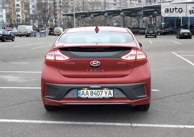 Червоний Хендай Ioniq, об'ємом двигуна 0 л та пробігом 135 тис. км за 14850 $, фото 8 на Automoto.ua