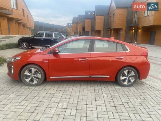 Красный Хендай Ioniq, объемом двигателя 0 л и пробегом 140 тыс. км за 13950 $, фото 9 на Automoto.ua