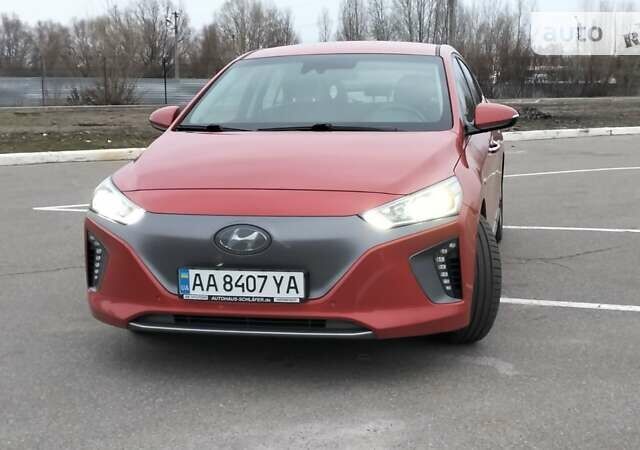 Червоний Хендай Ioniq, об'ємом двигуна 0 л та пробігом 135 тис. км за 14850 $, фото 2 на Automoto.ua