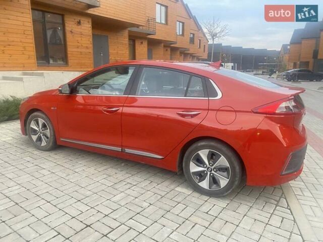 Красный Хендай Ioniq, объемом двигателя 0 л и пробегом 140 тыс. км за 13950 $, фото 8 на Automoto.ua