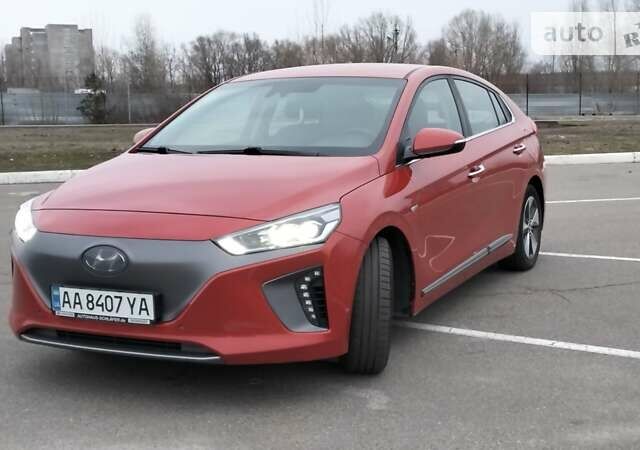 Красный Хендай Ioniq, объемом двигателя 0 л и пробегом 135 тыс. км за 14850 $, фото 1 на Automoto.ua