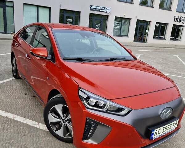 Червоний Хендай Ioniq, об'ємом двигуна 0 л та пробігом 99 тис. км за 15300 $, фото 58 на Automoto.ua