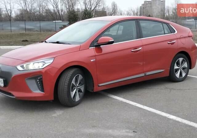 Червоний Хендай Ioniq, об'ємом двигуна 0 л та пробігом 135 тис. км за 14850 $, фото 11 на Automoto.ua