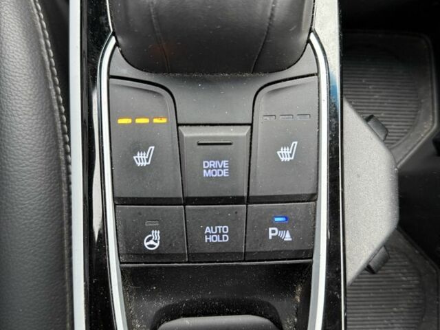 Красный Хендай Ioniq, объемом двигателя 0 л и пробегом 192 тыс. км за 10500 $, фото 18 на Automoto.ua