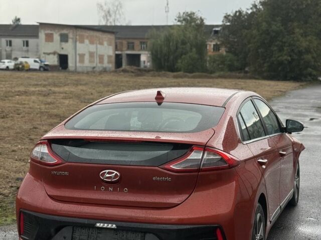 Красный Хендай Ioniq, объемом двигателя 0 л и пробегом 192 тыс. км за 10500 $, фото 5 на Automoto.ua