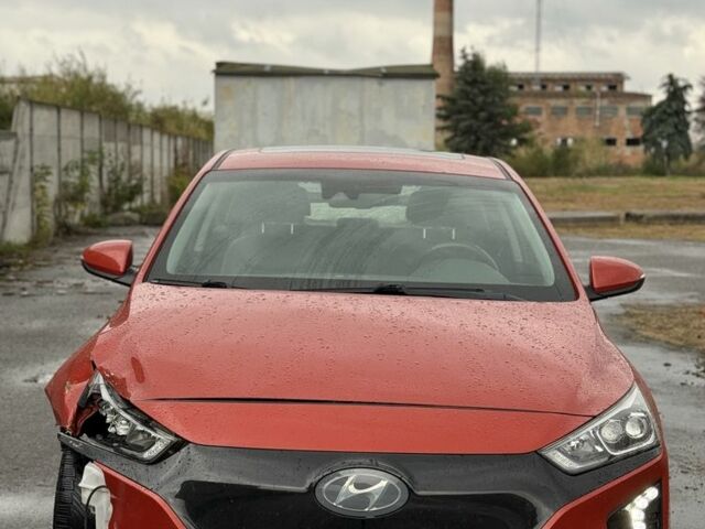 Красный Хендай Ioniq, объемом двигателя 0 л и пробегом 192 тыс. км за 10500 $, фото 2 на Automoto.ua