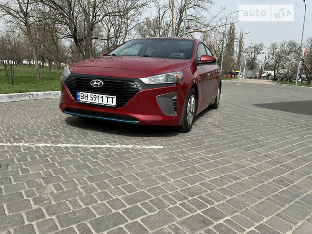 Красный Хендай Ioniq, объемом двигателя 1.58 л и пробегом 142 тыс. км за 14700 $, фото 11 на Automoto.ua