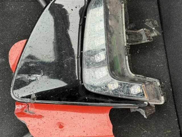 Красный Хендай Ioniq, объемом двигателя 0 л и пробегом 192 тыс. км за 10500 $, фото 15 на Automoto.ua