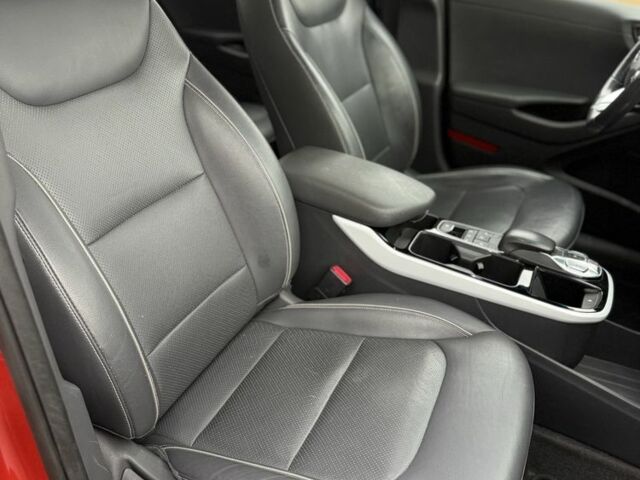 Красный Хендай Ioniq, объемом двигателя 0 л и пробегом 192 тыс. км за 10500 $, фото 8 на Automoto.ua