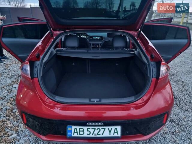 Красный Хендай Ioniq, объемом двигателя 0 л и пробегом 142 тыс. км за 12950 $, фото 15 на Automoto.ua