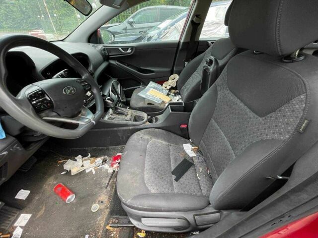 Червоний Хендай Ioniq, об'ємом двигуна 1.6 л та пробігом 120 тис. км за 8900 $, фото 4 на Automoto.ua