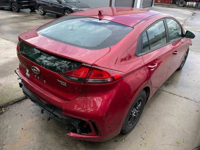 Червоний Хендай Ioniq, об'ємом двигуна 1.6 л та пробігом 120 тис. км за 8900 $, фото 1 на Automoto.ua