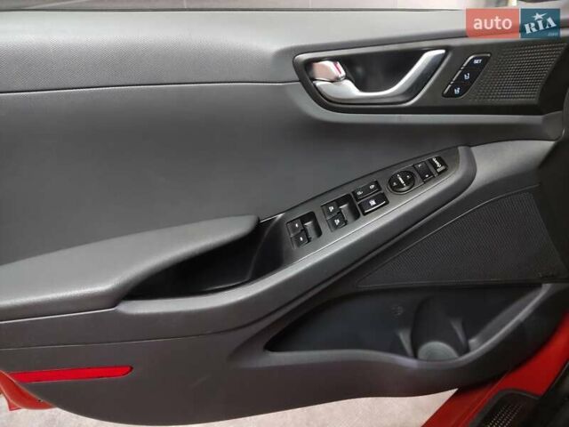 Червоний Хендай Ioniq, об'ємом двигуна 0 л та пробігом 102 тис. км за 15700 $, фото 21 на Automoto.ua