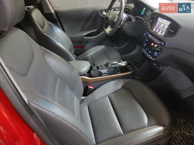 Червоний Хендай Ioniq, об'ємом двигуна 0 л та пробігом 102 тис. км за 15700 $, фото 22 на Automoto.ua