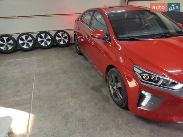 Червоний Хендай Ioniq, об'ємом двигуна 0 л та пробігом 102 тис. км за 15700 $, фото 12 на Automoto.ua