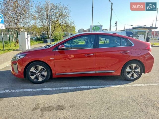 Червоний Хендай Ioniq, об'ємом двигуна 0 л та пробігом 102 тис. км за 15700 $, фото 2 на Automoto.ua